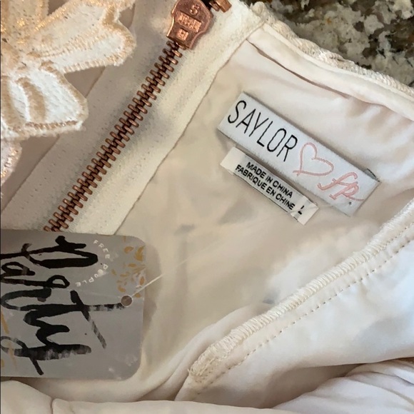 SAYLOR Jessa Lace Dress in Ivory. - Picture 6 of 7